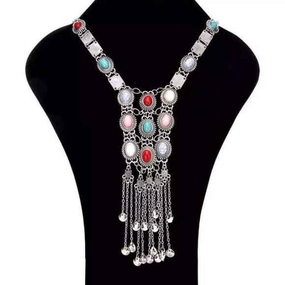 Queen of Clutches Jewelry - Sahana Necklace
